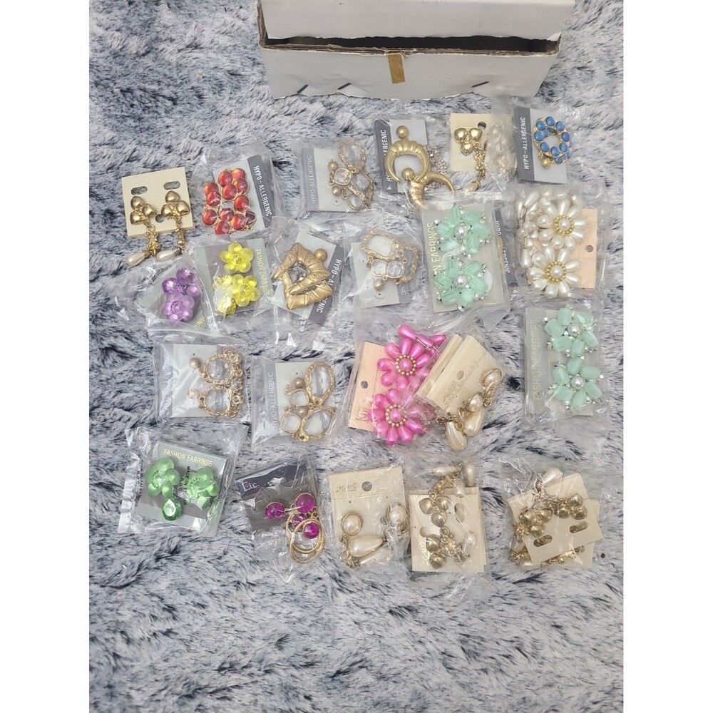 Vintage Earrings Lot 23 Pairs Assorted Costume Jewelry Rhinestone Pearl Retro